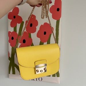 [SOLD] Mini Yellow Crossbody Purse 👛
